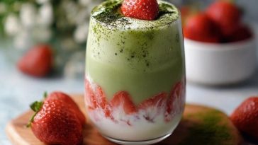 Refreshing Strawberry Matcha Latte