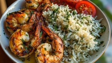 Creamy Garlic Butter Shrimp Bowl with Herb Rice