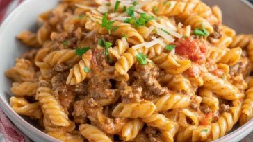 Creamy Rotel Pasta & Ground Beef