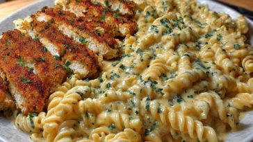 Creamy Cajun Chicken Twisted Pasta with Mozzarella Alfredo