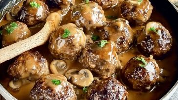 Juicy Meatballs in a Luxurious Mushroom Sauce