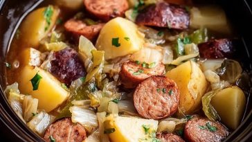 Slow Cooker Kielbasa with Cabbage and Potatoes
