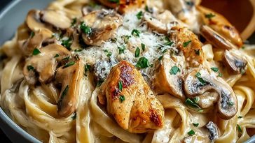 Creamy Garlic Chicken & Mushroom Pasta